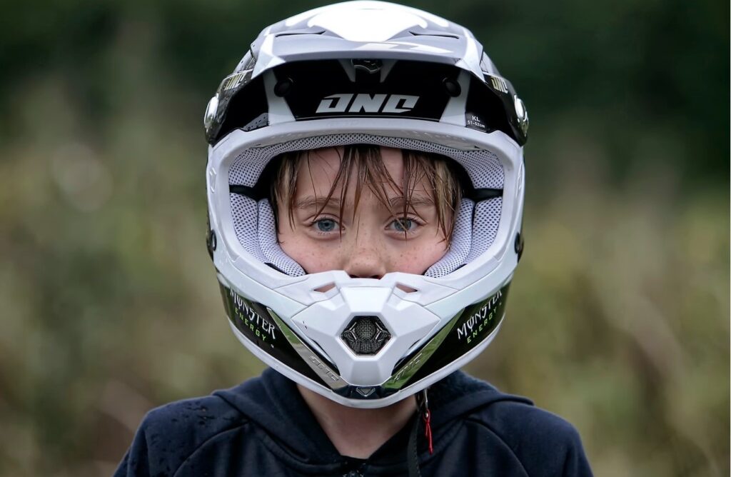Best Kids Dirt Bike Helmet Of 2023 Mommiesbuy